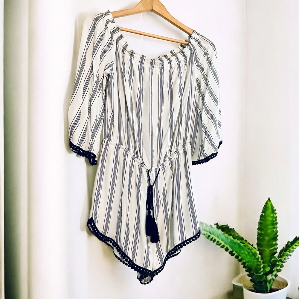 Forever 21 Black and White off should bell Sleeve Romper
